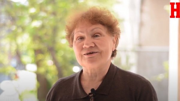 ОД СЛАМЕ ПРАВИ УМЕТНИЧКА ДЕЛА: Пет минута са Јозефином Скендеровић (ВИДЕО) ОД СЛАМЕ ПРАВИ УМЕТНИЧКА ДЕЛА: Пет минута са Јозефином Скендеровић (ВИДЕО)