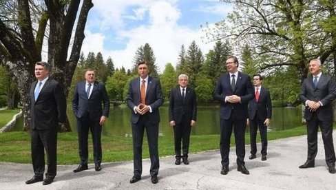 ВУЧИЋ НАКОН САМИТА У СЛОВЕНИЈИ: Србија се одувек залаже за принцип поштовања немењања граница признатих од стране УН ВУЧИЋ НАКОН САМИТА У СЛОВЕНИЈИ: Србија се одувек залаже за принцип поштовања немењања граница признатих од стране УН