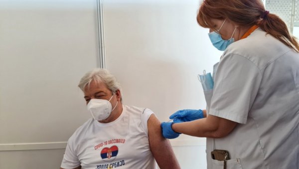 НАКОН ПРАЗНИКА ПОВЕЋАНО ИНТЕРЕСОВАЊЕ ЗА ПРВУ ДОЗУ ВАКЦИНЕ: Врање у борби против короне НАКОН ПРАЗНИКА ПОВЕЋАНО ИНТЕРЕСОВАЊЕ ЗА ПРВУ ДОЗУ ВАКЦИНЕ: Врање у борби против короне