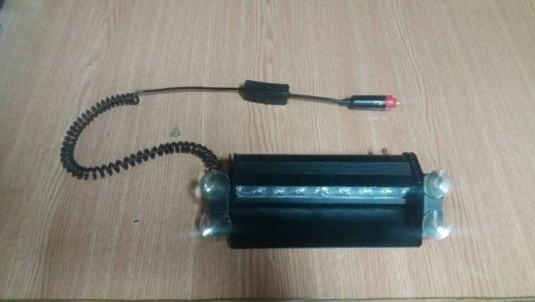 АКЦИЈА ПОЛИЦИЈЕ У ДЕРВЕНТИ: Прњаворчанину одузета трептећа светла АКЦИЈА ПОЛИЦИЈЕ У ДЕРВЕНТИ: Прњаворчанину одузета трептећа светла