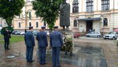 VENCI KRAJ SPOMENIKA VOJVODI PUTNIKU: Obeležena godišnjica smrti srpskog vojskovođe VENCI KRAJ SPOMENIKA VOJVODI PUTNIKU: Obeležena godišnjica smrti srpskog vojskovođe