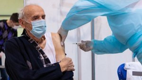 АУТОБУС ЗА ВАКЦИНАЦИЈУ ДАНАС НА АДИ: За 10 дана вакцинисано 2500 Београђана АУТОБУС ЗА ВАКЦИНАЦИЈУ ДАНАС НА АДИ: За 10 дана вакцинисано 2500 Београђана