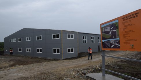 IZVOZIĆE ROBU VREDNU 12 MILIONA €: U Jagodini do kraja meseca biće gotova nova kineska fabrika (FOTO) IZVOZIĆE ROBU VREDNU 12 MILIONA €: U Jagodini do kraja meseca biće gotova nova kineska fabrika (FOTO)