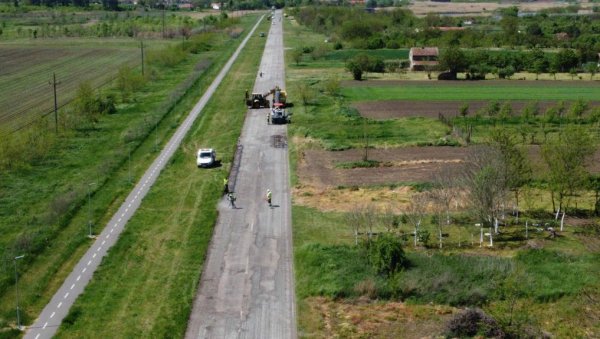 БЕЗБЕДНОСТ НАЈВАЖНИЈА: Крајем месеца почеће радови на путу од Кикинде до Накова БЕЗБЕДНОСТ НАЈВАЖНИЈА: Крајем месеца почеће радови на путу од Кикинде до Накова