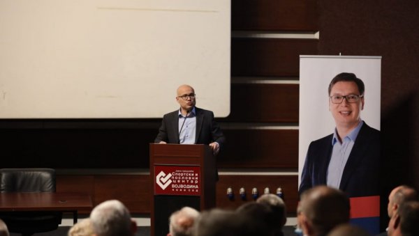 ТРАЖЕ СМЕНУ НЕБОЈШЕ СТЕФАНОВИЋА: Напредњаци Новог Сада вечерас одлучили једногласно ТРАЖЕ СМЕНУ НЕБОЈШЕ СТЕФАНОВИЋА: Напредњаци Новог Сада вечерас одлучили једногласно