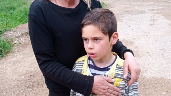 НЕ ЗНАМ ДА ЛИ МИ ЈЕ ТЕЖЕ ЗБОГ ДЕЦЕ ИЛИ ЛУКЕ: Тужна судбина Наде Симоновић из Куршумлијске бање НЕ ЗНАМ ДА ЛИ МИ ЈЕ ТЕЖЕ ЗБОГ ДЕЦЕ ИЛИ ЛУКЕ: Тужна судбина Наде Симоновић из Куршумлијске бање