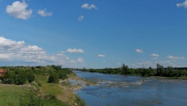 УЖАС КОД МОДРИЧЕ: У Босни пронађено тело у фази распадања УЖАС КОД МОДРИЧЕ: У Босни пронађено тело у фази распадања