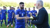 НОВА СРАМОТА СРПСКОГ ФУДБАЛА: Уручили награду најбољем стрелцу иако лига није завршена! НОВА СРАМОТА СРПСКОГ ФУДБАЛА: Уручили награду најбољем стрелцу иако лига није завршена!