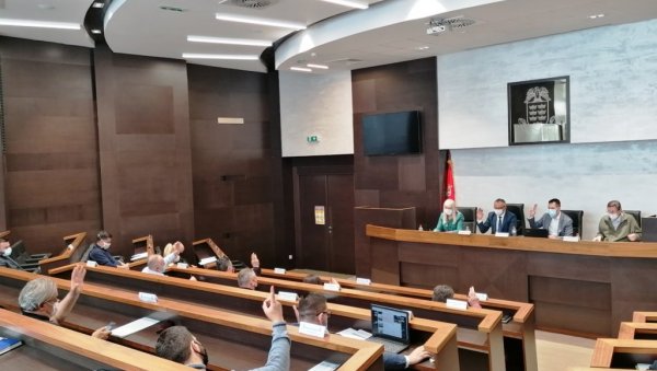 ИЗ БУЏЕТСКЕ РЕЗЕРВЕ 2,5 МИЛИОНА: Суфинансирање побољшања енергетске ефикасности у Краљеву ИЗ БУЏЕТСКЕ РЕЗЕРВЕ 2,5 МИЛИОНА: Суфинансирање побољшања енергетске ефикасности у Краљеву