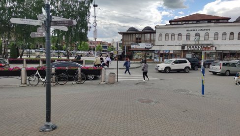 ХАПШЕЊЕ ЗБОГ ПУЦЊАВЕ У НОВОМ ПАЗАРУ: Два залутала метка погодила случајну пролазницу у ногу ХАПШЕЊЕ ЗБОГ ПУЦЊАВЕ У НОВОМ ПАЗАРУ: Два залутала метка погодила случајну пролазницу у ногу