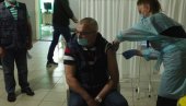 ПОСЛАНИК КАО ПРИМЕР: У Црвенки и Сивцу за викенд вакцинисано шест одсто грађана ПОСЛАНИК КАО ПРИМЕР: У Црвенки и Сивцу за викенд вакцинисано шест одсто грађана
