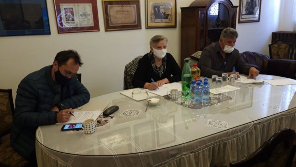 СМОТРА РЕЦИТАТОРА ПЕСНИЧЕ НАРОДА МОГ: Леа, Марија и Милица на републичком такмичењу у Ваљеву СМОТРА РЕЦИТАТОРА ПЕСНИЧЕ НАРОДА МОГ: Леа, Марија и Милица на републичком такмичењу у Ваљеву