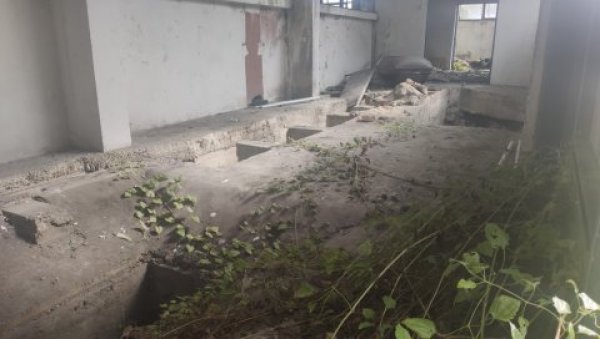 НИШТА ОД УЗГОЈА КАНАБИСА НА ЦЕТИЊУ: Шта се догодило са послом са Канађанима - Уместо конопље, “никли” дугови НИШТА ОД УЗГОЈА КАНАБИСА НА ЦЕТИЊУ: Шта се догодило са послом са Канађанима - Уместо конопље, “никли” дугови