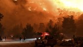 ЕВАКУИСАНИ ТУРИСТИ И СТАНОВНИЦИ ЕВИЈЕ: У Грчкој ноћ као из кошмара (ВИДЕО) ЕВАКУИСАНИ ТУРИСТИ И СТАНОВНИЦИ ЕВИЈЕ: У Грчкој ноћ као из кошмара (ВИДЕО)