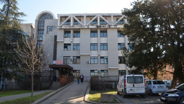 ЗАТВОРЕНО ЈЕДНО ОД ТРИ КОВИД-ОДЕЉЕЊА У ВРШЦУ: Објекат физикалне терапије поново доступан свим пацијентима ЗАТВОРЕНО ЈЕДНО ОД ТРИ КОВИД-ОДЕЉЕЊА У ВРШЦУ: Објекат физикалне терапије поново доступан свим пацијентима