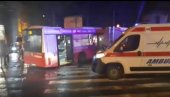 AUTOBUS UDARIO U  CISTERNU ČISTOĆE: U dve nezgode na linijama 26 na Vračaru i 95 na Karaburmi povređeno 11 putnika