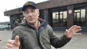 РАЗДРМАО УЧМАЛУ ЕСТРАДУ: Јова Радовановић истиче иновације свог колеге РАЗДРМАО УЧМАЛУ ЕСТРАДУ: Јова Радовановић истиче иновације свог колеге