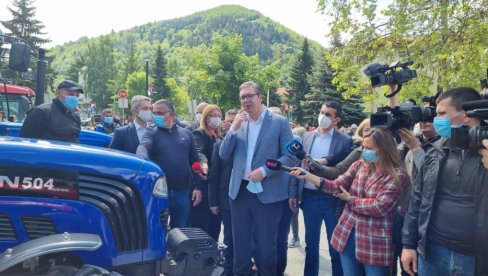 ВУЧИЋ ПОСЛАО ВАЖНУ ПОРУКУ: Желим да чувате најбоље односе између Срба и Бошњака ВУЧИЋ ПОСЛАО ВАЖНУ ПОРУКУ: Желим да чувате најбоље односе између Срба и Бошњака