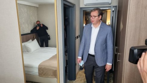 КОРОНА БРОЈКЕ БОЉЕ - Вучић апеловао: Вакцинишите се, то је спас! КОРОНА БРОЈКЕ БОЉЕ - Вучић апеловао: Вакцинишите се, то је спас!