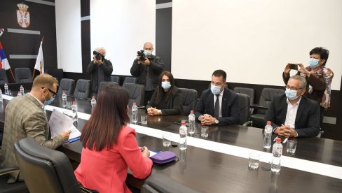 КРАЉЕВО ЗА ПРИМЕР: Из Министарства за бригу о породици позитивно оценили добру праксу КРАЉЕВО ЗА ПРИМЕР: Из Министарства за бригу о породици позитивно оценили добру праксу