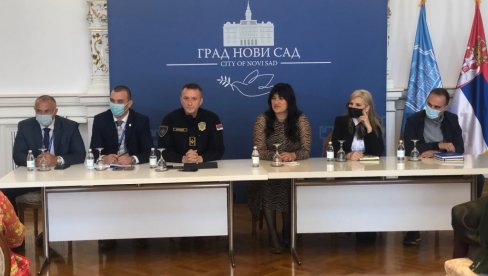 У БОРБУ ПРОТИВ НАСИЉА УКЉУЧЕНИ И ЂАЦИ: Надлежнима у Новом Саду безбедност младих приоритетна У БОРБУ ПРОТИВ НАСИЉА УКЉУЧЕНИ И ЂАЦИ: Надлежнима у Новом Саду безбедност младих приоритетна