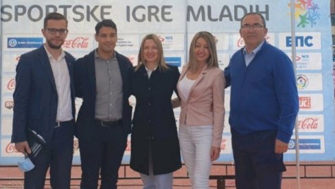 MAGIJA SPORTSKIH IGARA MLADIH ŠIRI SE SRBIJOM: Mališani iz Niša i Kragujevca uživali u takmičenjima MAGIJA SPORTSKIH IGARA MLADIH ŠIRI SE SRBIJOM: Mališani iz Niša i Kragujevca uživali u takmičenjima