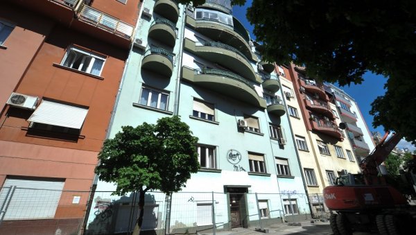 ИЗРАЕЛСКОМ МАНДАТАРУ СРБИЈА ДУГУЈЕ ОТЕТУ КУЋУ: Јаир Лапид потиче из породице новосадских Јевреја и има право на реституцију имовине ИЗРАЕЛСКОМ МАНДАТАРУ СРБИЈА ДУГУЈЕ ОТЕТУ КУЋУ: Јаир Лапид потиче из породице новосадских Јевреја и има право на реституцију имовине