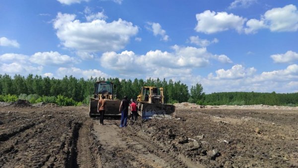 ЧИСТОЋИ НАЛОЖЕНО ДА НЕ ДОВОЗИ ОТПАД У БАРА РЕВУ: Град ће морати да нађе решење где ће прерађивати шут ЧИСТОЋИ НАЛОЖЕНО ДА НЕ ДОВОЗИ ОТПАД У БАРА РЕВУ: Град ће морати да нађе решење где ће прерађивати шут