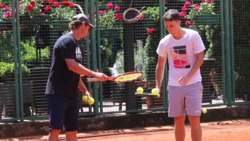 UVERTIRA PRED SERBIA OPEN: Nalbandijan nije štedeo Kecmanovića na beogradskoj šljaci (FOTO) UVERTIRA PRED SERBIA OPEN: Nalbandijan nije štedeo Kecmanovića na beogradskoj šljaci (FOTO)