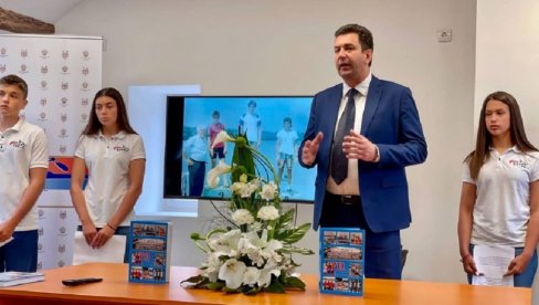 ОМАЖ ЂЕНАДИЋУ: Промоција књиге 70 година кајака у Шапцу ОМАЖ ЂЕНАДИЋУ: Промоција књиге 70 година кајака у Шапцу
