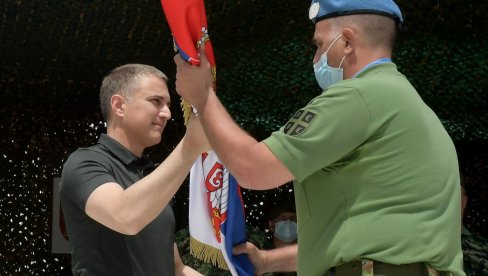 VOJNICI SRBIJE OTPUTOVALI U LIBAN: Stefanović – Uveren sam da će svoje zadatek izvršavati časno i predano (FOTO) VOJNICI SRBIJE OTPUTOVALI U LIBAN: Stefanović – Uveren sam da će svoje zadatek izvršavati časno i predano (FOTO)