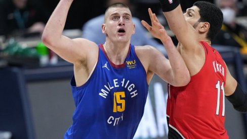 JOKIĆ UZALUD PUNIO KOŠ PORTLANDA: Lilard vratio Denver u realnost (VIDEO) JOKIĆ UZALUD PUNIO KOŠ PORTLANDA: Lilard vratio Denver u realnost (VIDEO)