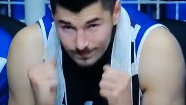 НАВИЈАЧИ ЗВЕЗДЕ РАЗАПЕЛИ БИВШЕГ КАПИТЕНА: Лука, извади ми нож из леђа! Заборавио си одакле си јео НАВИЈАЧИ ЗВЕЗДЕ РАЗАПЕЛИ БИВШЕГ КАПИТЕНА: Лука, извади ми нож из леђа! Заборавио си одакле си јео
