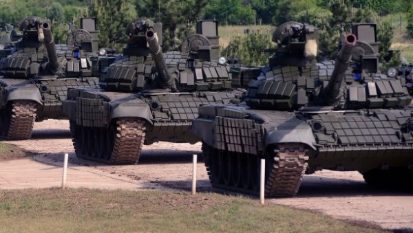ПОЉСКИ ТЕНК, ЧЕШКА ЗАШТИТА, УКРАЈИНСКА ПОСАДА: Снимци оклопних јединица ВСУ како иду на фронт код Харкова (ВИДЕО) ПОЉСКИ ТЕНК, ЧЕШКА ЗАШТИТА, УКРАЈИНСКА ПОСАДА: Снимци оклопних јединица ВСУ како иду на фронт код Харкова (ВИДЕО)