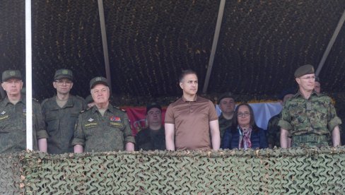IZVRŠENA PRIMOPREDAJA: Vojska Srbije jača za 30 tenkova T-72MS i 30 oklopno-izviđačkih automobila BRDM-2MS (FOTO/VIDEO) IZVRŠENA PRIMOPREDAJA: Vojska Srbije jača za 30 tenkova T-72MS i 30 oklopno-izviđačkih automobila BRDM-2MS (FOTO/VIDEO)