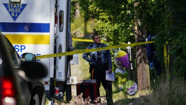 ДОБИО ОТКАЗ ПА УСМРТИО ДВОЈЕ: Колега га убио како би спасио остале ДОБИО ОТКАЗ ПА УСМРТИО ДВОЈЕ: Колега га убио како би спасио остале
