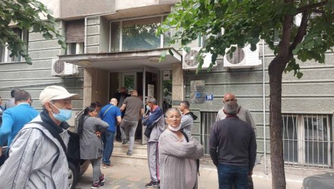 ПРОТЕСТ МЕШТАНА РАКОВИЦА СЕЛА: Не пристају на понуђене цене за расељавање ПРОТЕСТ МЕШТАНА РАКОВИЦА СЕЛА: Не пристају на понуђене цене за расељавање