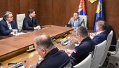 САСТАНАК РУКОВОДИОЦА ПОЛИЦИЈЕ- Вулин: Насиље из „Бетон хале не сме да се понови САСТАНАК РУКОВОДИОЦА ПОЛИЦИЈЕ- Вулин: Насиље из „Бетон хале не сме да се понови