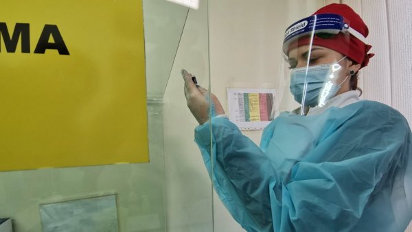 ВАКЦИНАЦИЈА У ПИОНИРСКОМ ПАРКУ: Нови пункт за масовну имунизацију у Крушевцу ВАКЦИНАЦИЈА У ПИОНИРСКОМ ПАРКУ: Нови пункт за масовну имунизацију у Крушевцу