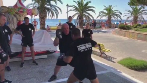KREĆU U NOVE POBEDE: Šampioni iz kik boks kluba Palmini tigrovi započeli žestoke pripreme (VIDEO) KREĆU U NOVE POBEDE: Šampioni iz kik boks kluba Palmini tigrovi započeli žestoke pripreme (VIDEO)