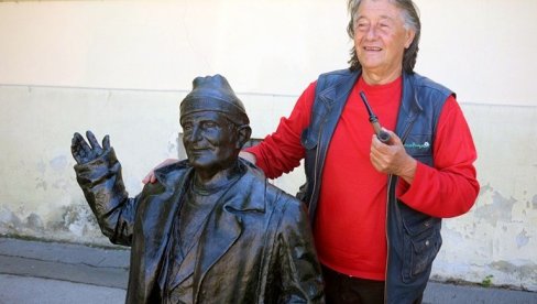 СПОМЕНИК ПРОСЈАКУ ЈУСИ: Симбол толеранције у Сремској Митровици СПОМЕНИК ПРОСЈАКУ ЈУСИ: Симбол толеранције у Сремској Митровици