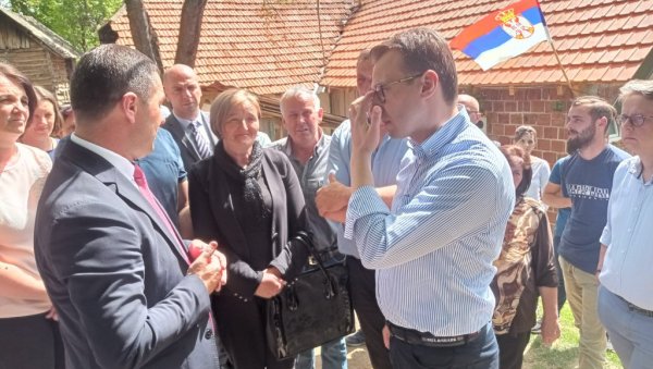 ВАШЕ ЈЕ ДА ОСТАНЕТЕ ОВДЕ, А ДРЖАВА ЋЕ ПОМОЋИ: Петар Петковић обишао село Црнатово и засеок Лесково ВАШЕ ЈЕ ДА ОСТАНЕТЕ ОВДЕ, А ДРЖАВА ЋЕ ПОМОЋИ: Петар Петковић обишао село Црнатово и засеок Лесково