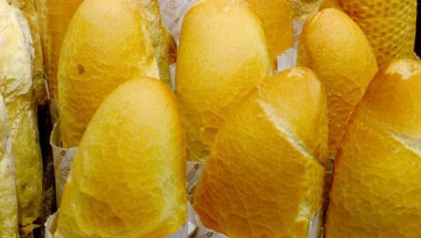 ПРОДУЖЕНО ОГРАНИЧЕЊЕ ЦЕНЕ ХЛЕБА: Влада донела одлуку, поменут и скок увоза млека и млечних производа ПРОДУЖЕНО ОГРАНИЧЕЊЕ ЦЕНЕ ХЛЕБА: Влада донела одлуку, поменут и скок увоза млека и млечних производа