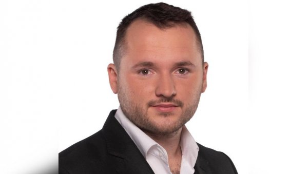 НАСТАВЉАЈУ СЕ НАПАДИ НА СДСС! Десница на челу са Бујанецом пред изборе удара на Рајка Обрадовића НАСТАВЉАЈУ СЕ НАПАДИ НА СДСС! Десница на челу са Бујанецом пред изборе удара на Рајка Обрадовића