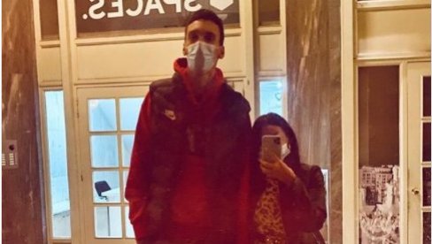 АМЕРИКАНЦИ ГА ПРОЗВАЛИ ШТРЕБЕРОМ: Покушевски и његова прелепа изабраница им запушили уста (ФОТО) АМЕРИКАНЦИ ГА ПРОЗВАЛИ ШТРЕБЕРОМ: Покушевски и његова прелепа изабраница им запушили уста (ФОТО)