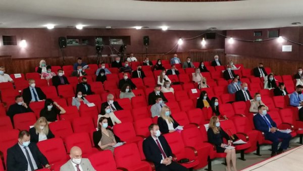 ТОПЛАНИ ОДОБРЕН КРЕДИТ, А ЈЕМАЦ - ВОДОВОД: Одржана седница Скупштине града Крушевца ТОПЛАНИ ОДОБРЕН КРЕДИТ, А ЈЕМАЦ - ВОДОВОД: Одржана седница Скупштине града Крушевца