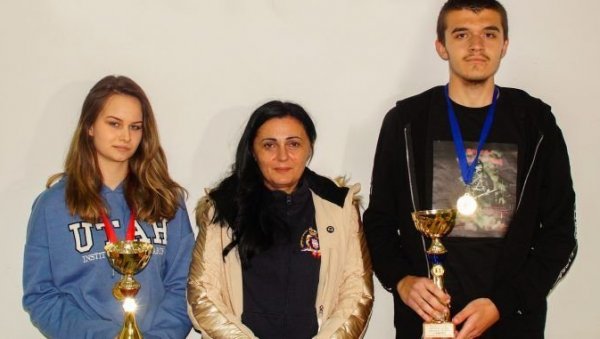 ПОДРШКА БЕЛОЦРКВАНСКИМ ШАХИСТИМА: Локална самоуправа поносна на успехе младих суграђана ПОДРШКА БЕЛОЦРКВАНСКИМ ШАХИСТИМА: Локална самоуправа поносна на успехе младих суграђана