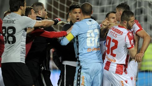 КЛОШАР ЈЕДНОМ, КЛОШАР УВЕК!: Голман Партизана жестоко одговорио на скандалозан потез Гобељића КЛОШАР ЈЕДНОМ, КЛОШАР УВЕК!: Голман Партизана жестоко одговорио на скандалозан потез Гобељића