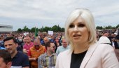 СТРУЈНИ УДАР НА МИНИСТАРКУ: ЕПС подржао запослене у Колубари СТРУЈНИ УДАР НА МИНИСТАРКУ: ЕПС подржао запослене у Колубари