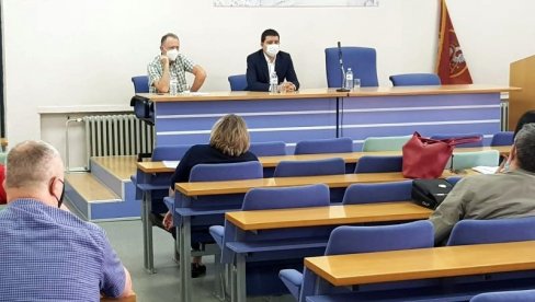 УКИНУТА ВАНРЕДНА СИТУАЦИЈА У ВАЉЕВУ: Донета одлука градоначелника Лазара Гојковића УКИНУТА ВАНРЕДНА СИТУАЦИЈА У ВАЉЕВУ: Донета одлука градоначелника Лазара Гојковића